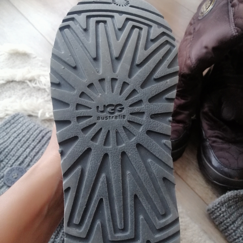 Ugg - image 2